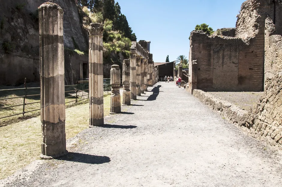 Pompeii-Herculaneum-Vesuvius-4