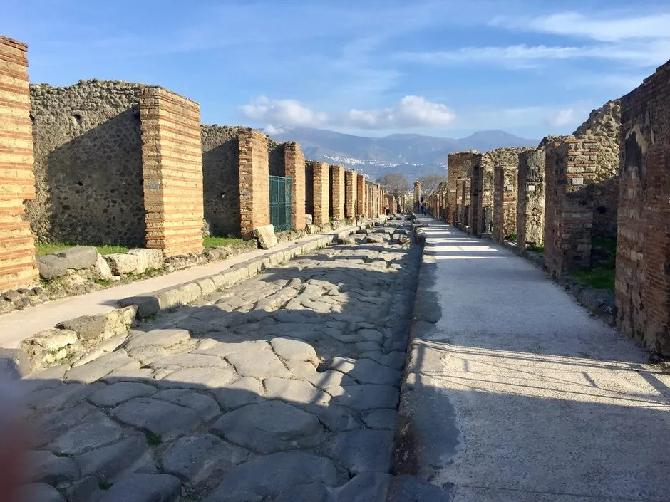 Pompeii & Naples-1